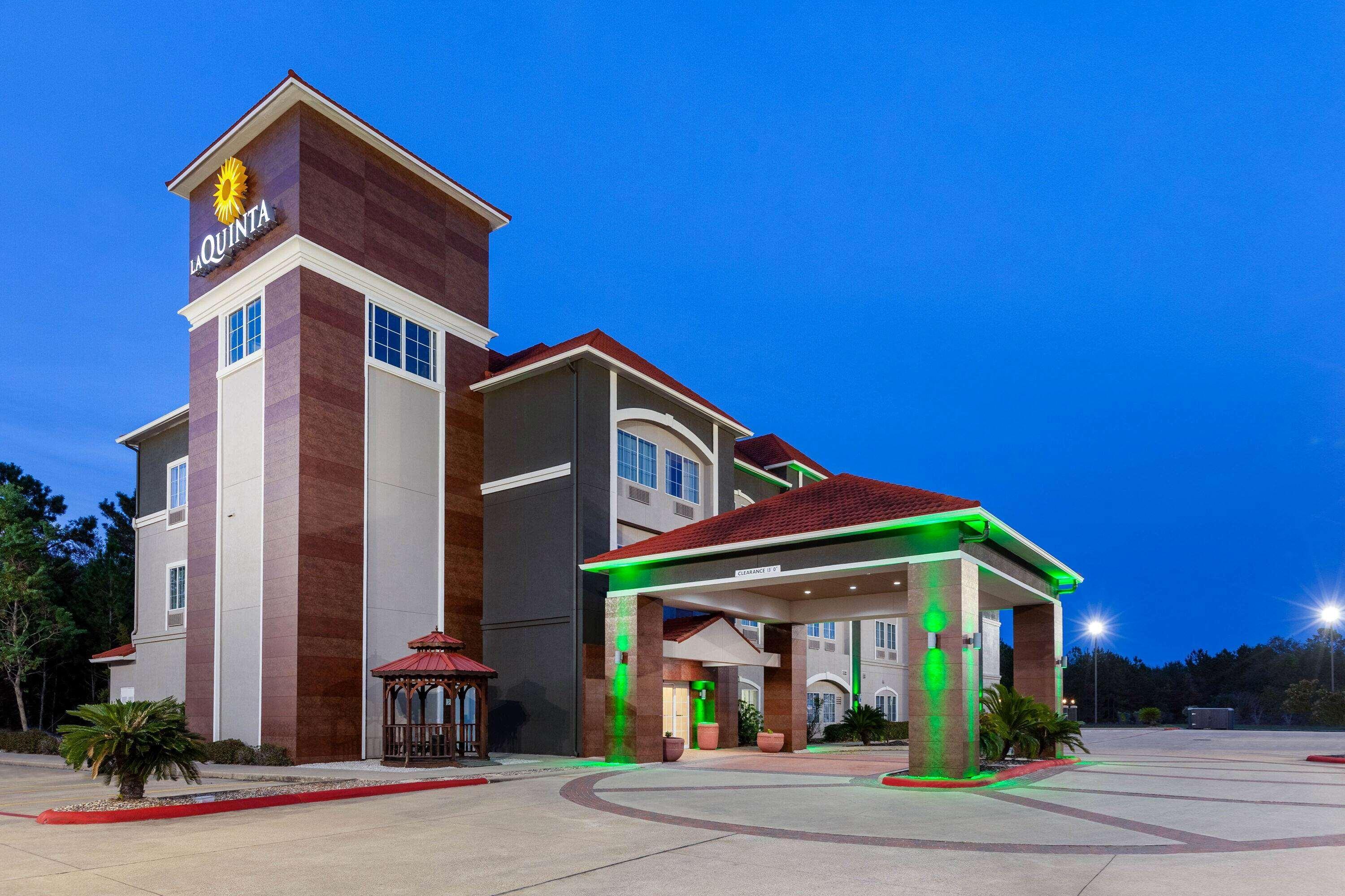 La Quinta By Wyndham Lumberton Hotel Exterior photo
